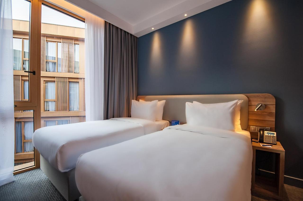 Holiday Inn Express Tbilisi Avlabari By Ihg Екстериор снимка