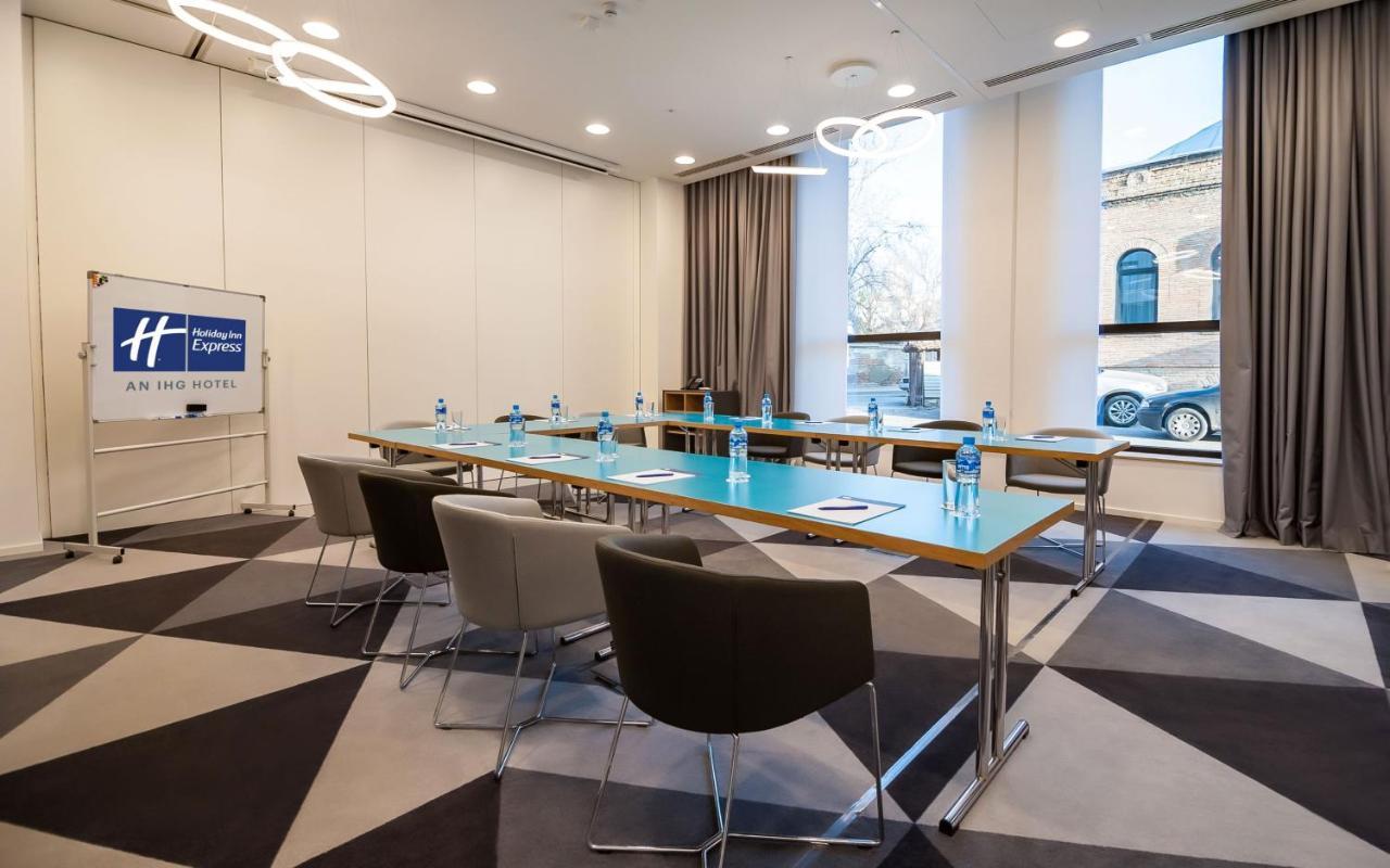 Holiday Inn Express Tbilisi Avlabari By Ihg Екстериор снимка