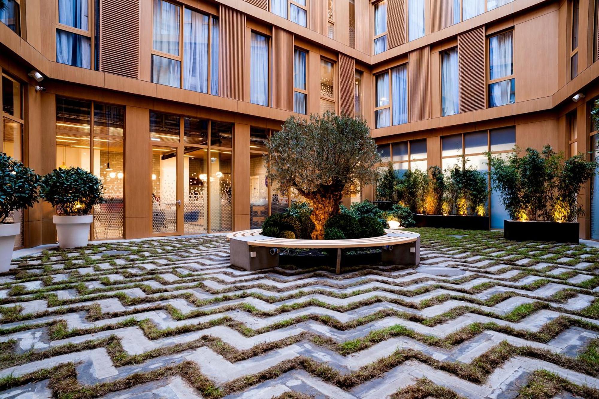 Holiday Inn Express Tbilisi Avlabari By Ihg Екстериор снимка