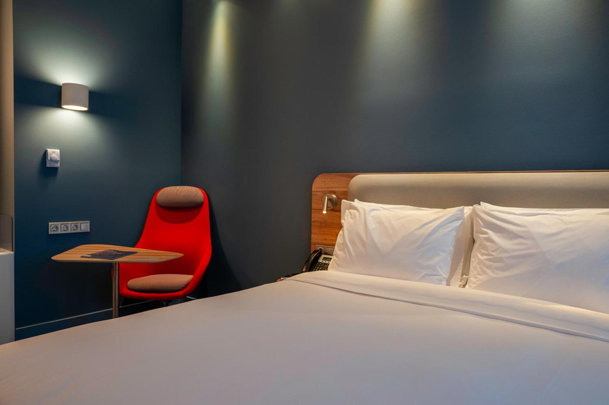 Holiday Inn Express Tbilisi Avlabari By Ihg Екстериор снимка