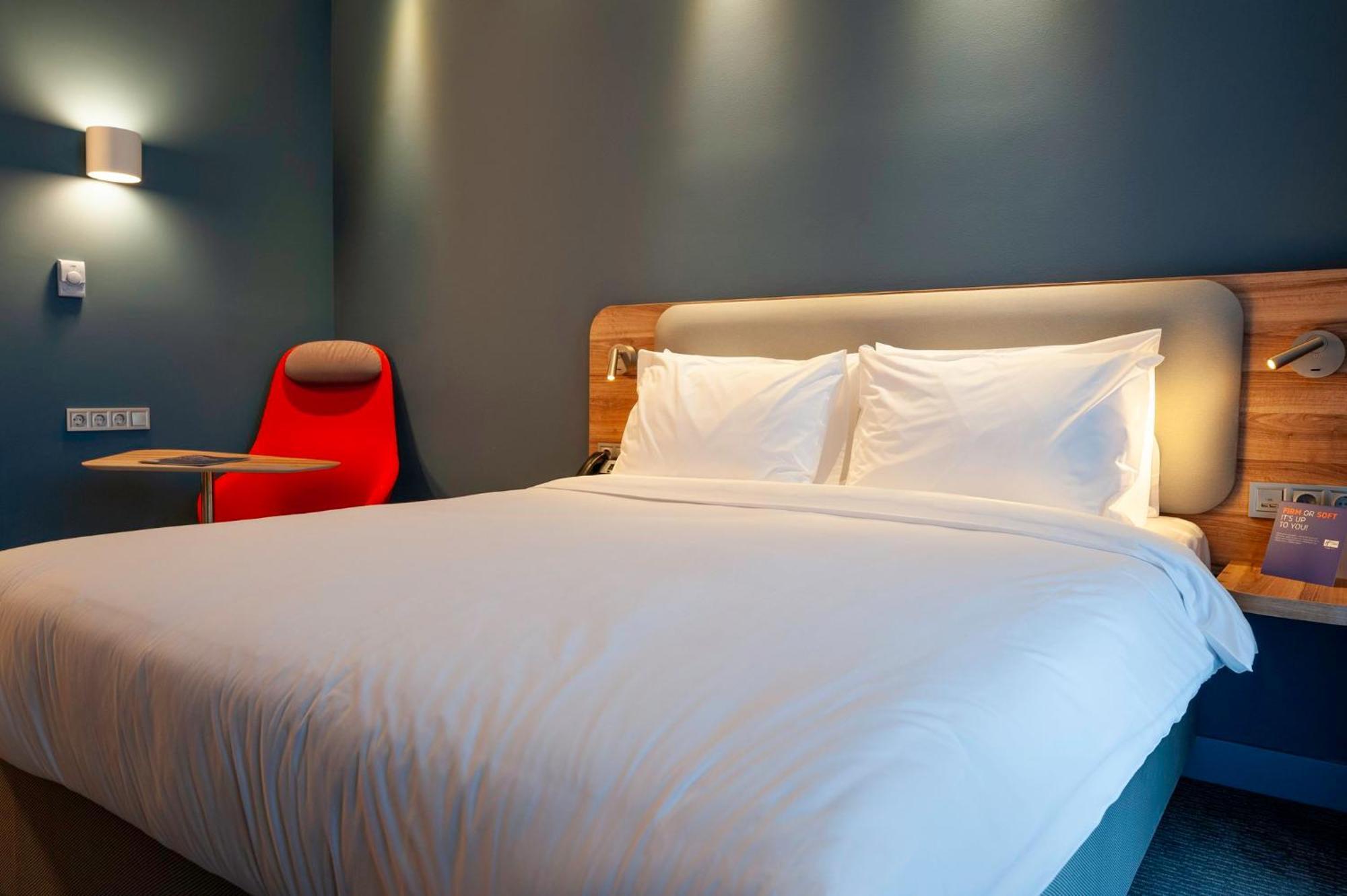 Holiday Inn Express Tbilisi Avlabari By Ihg Екстериор снимка